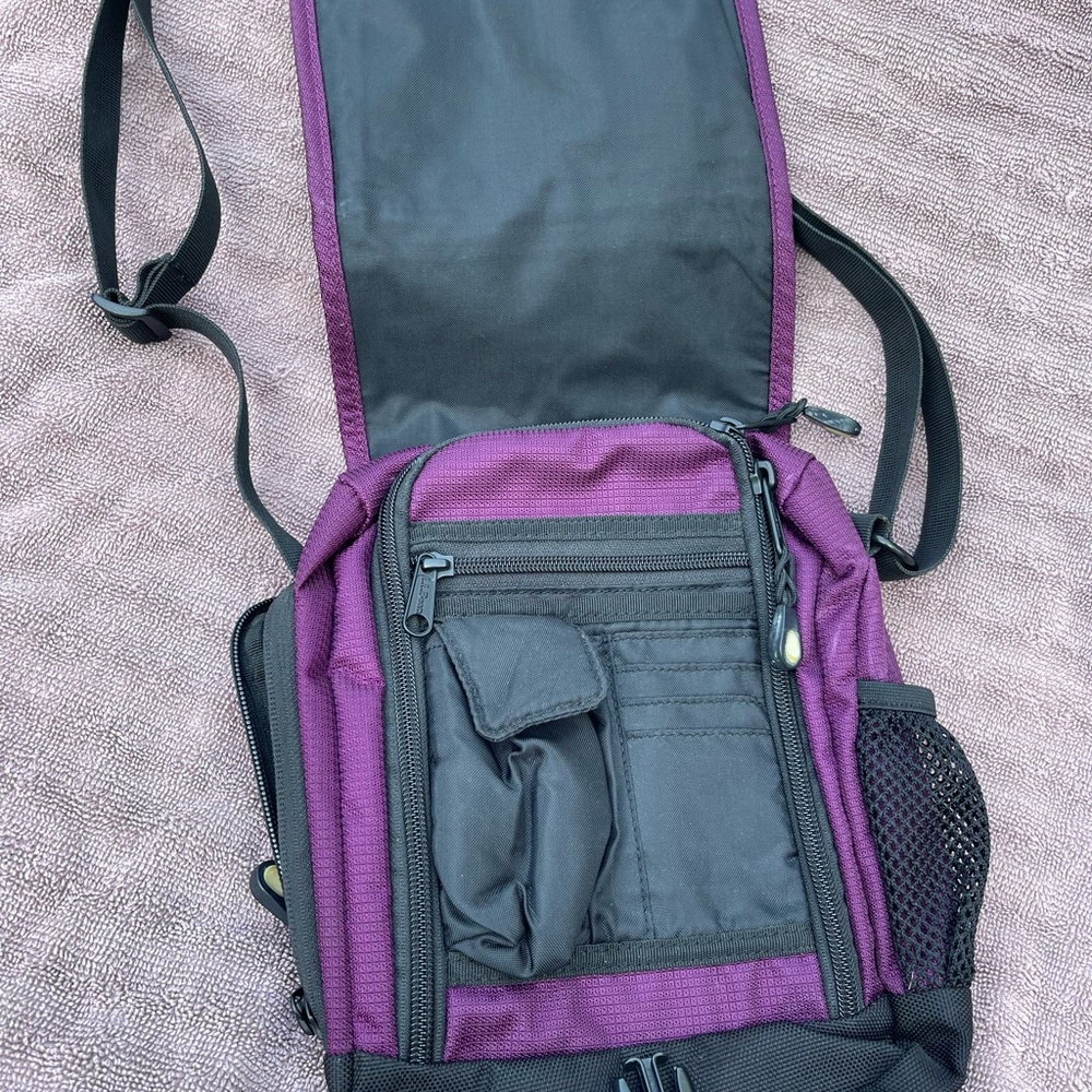 L.L. Bean Women’s Small Purple and Black Messenger Bag - Picture 3 of 7